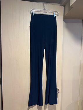 NWT Norma Kamali Navy Spat Leggings